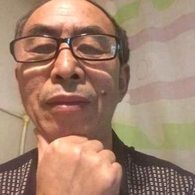 拾荒的老头