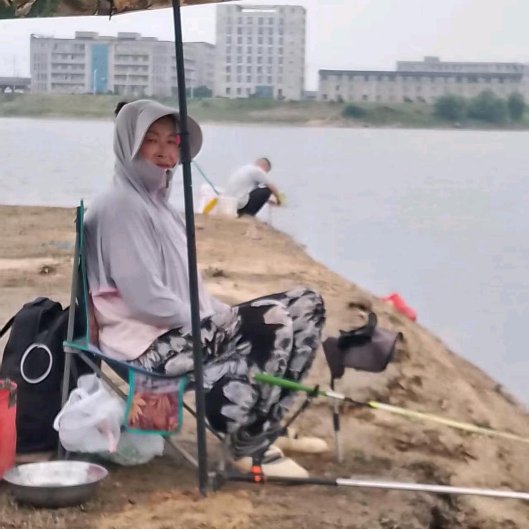 野钓奶奶🐟🐟（不定时直播）