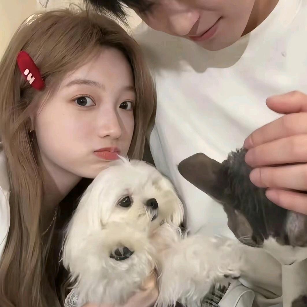 超级无敌开心的美少女🧐🧐