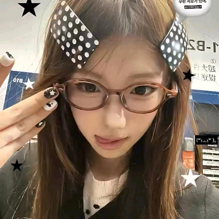 呆呆小涵ᗜ⩊ᗜ