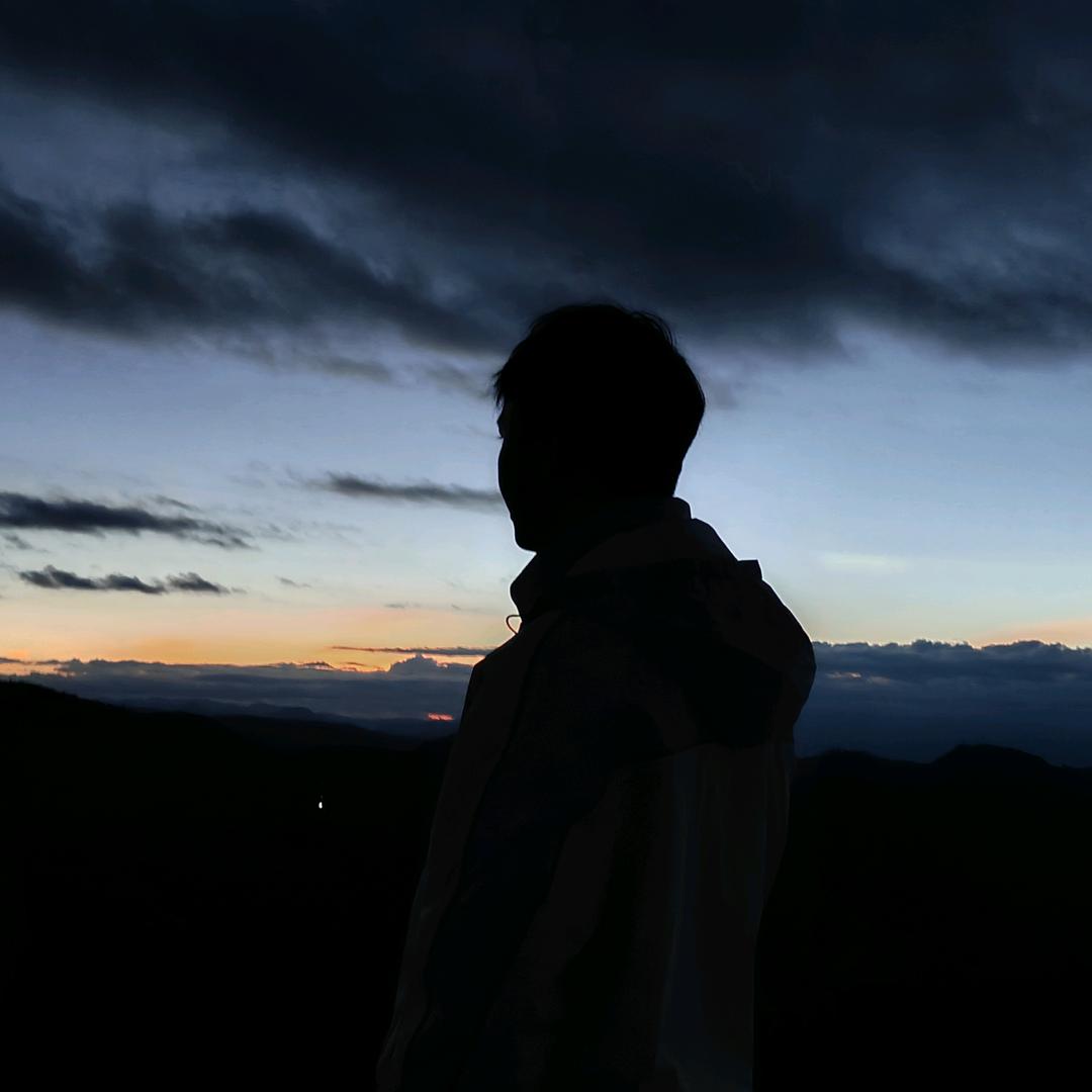 伤心的大～包子