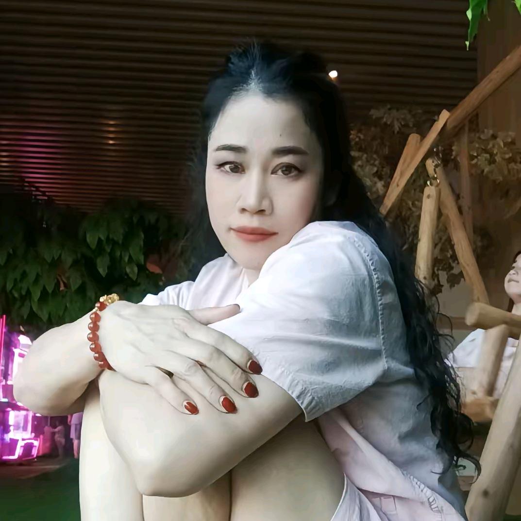 珍珍姐。