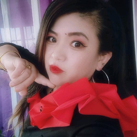 小丽，🐍