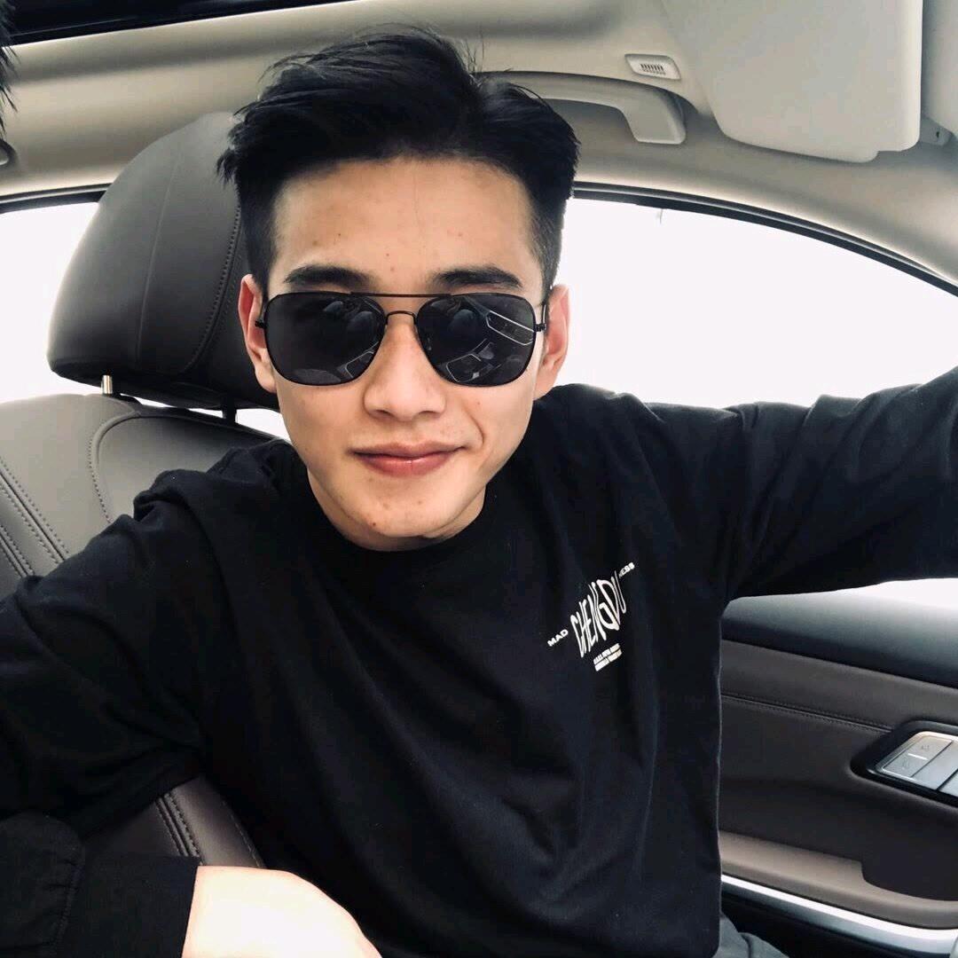 阿龍