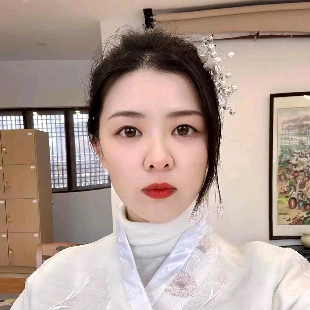 琴森森穿搭