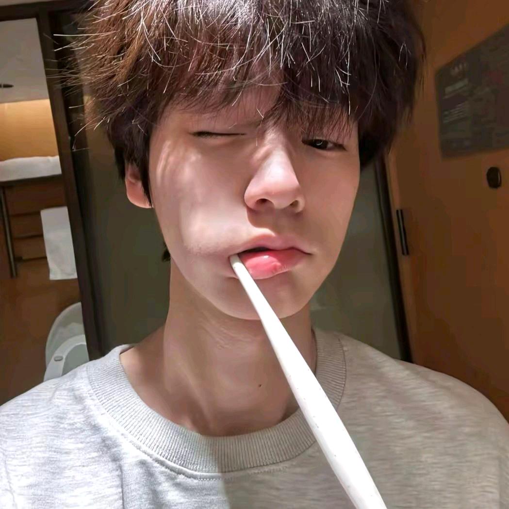 黄大拿吖