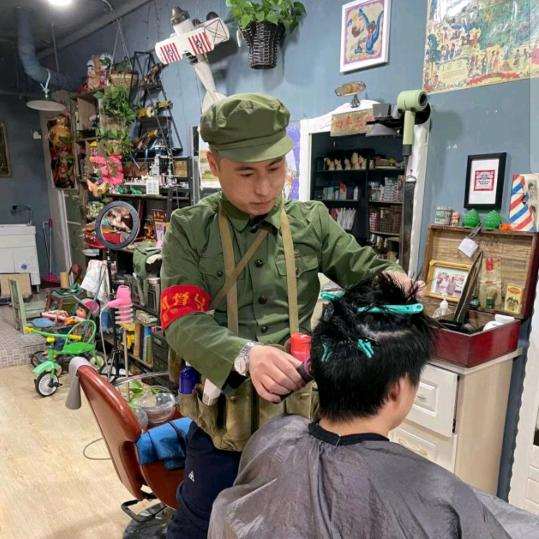 从小就白