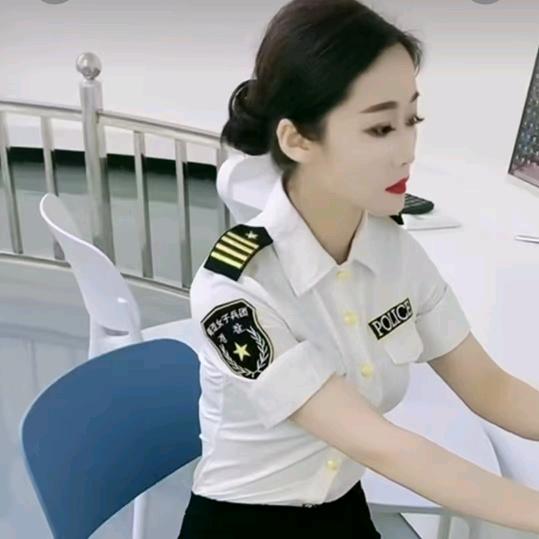 空姐Min Min