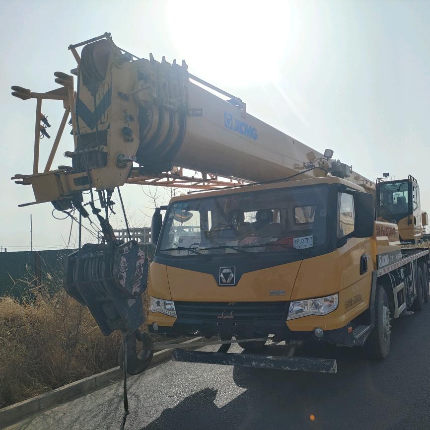 吐鲁番吊车出租(美涵超市)