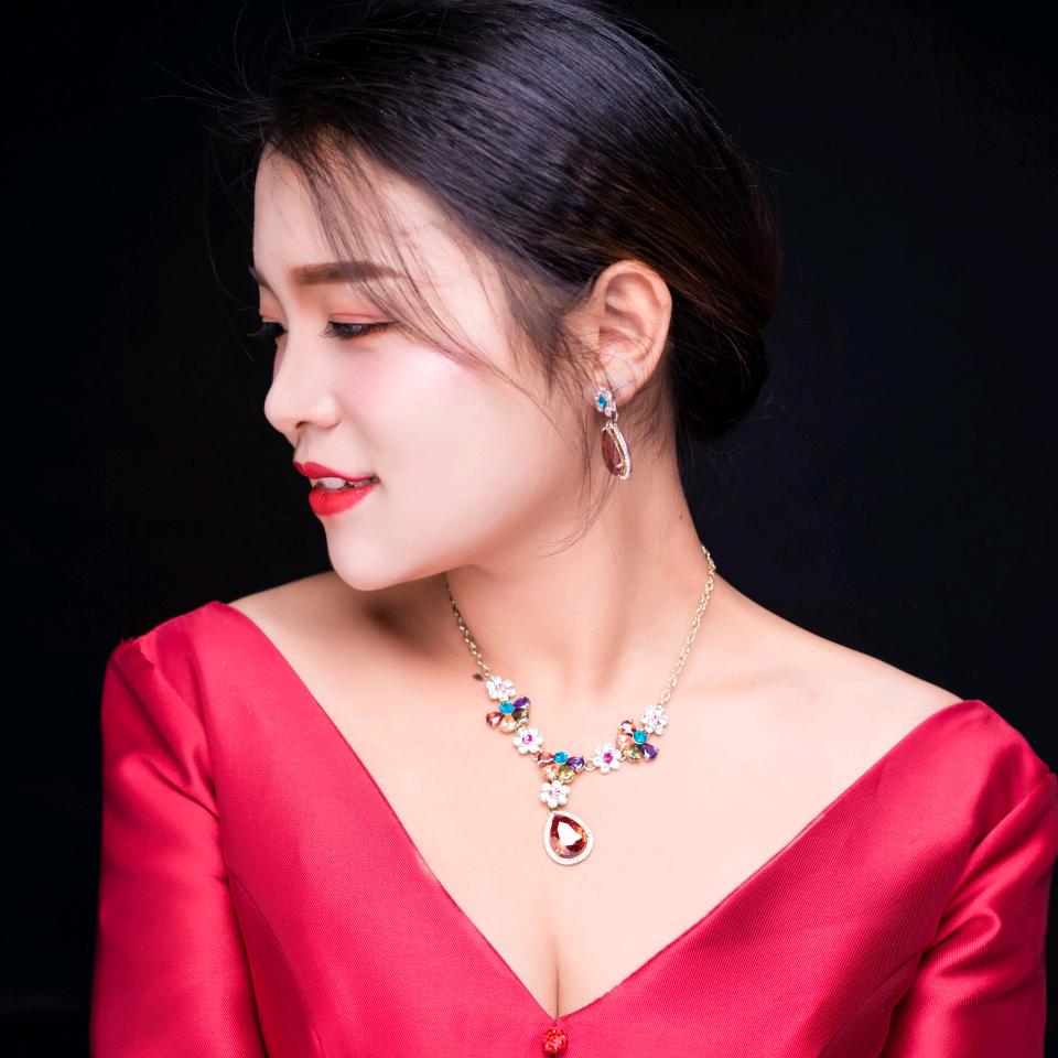 梁老师主持培训