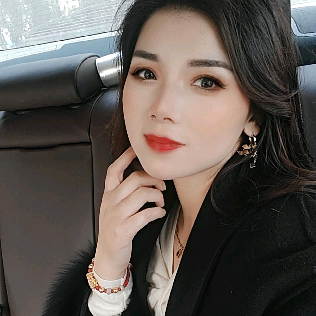 一个爱微笑的女人