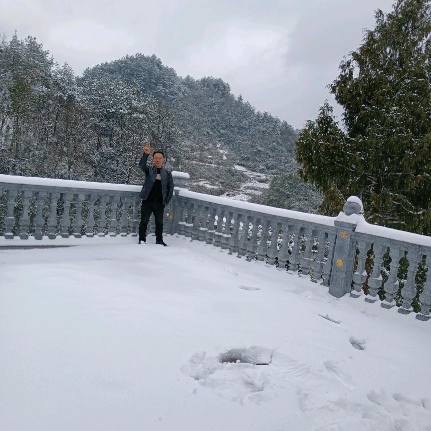 万水千山总是情，点个关注行不行