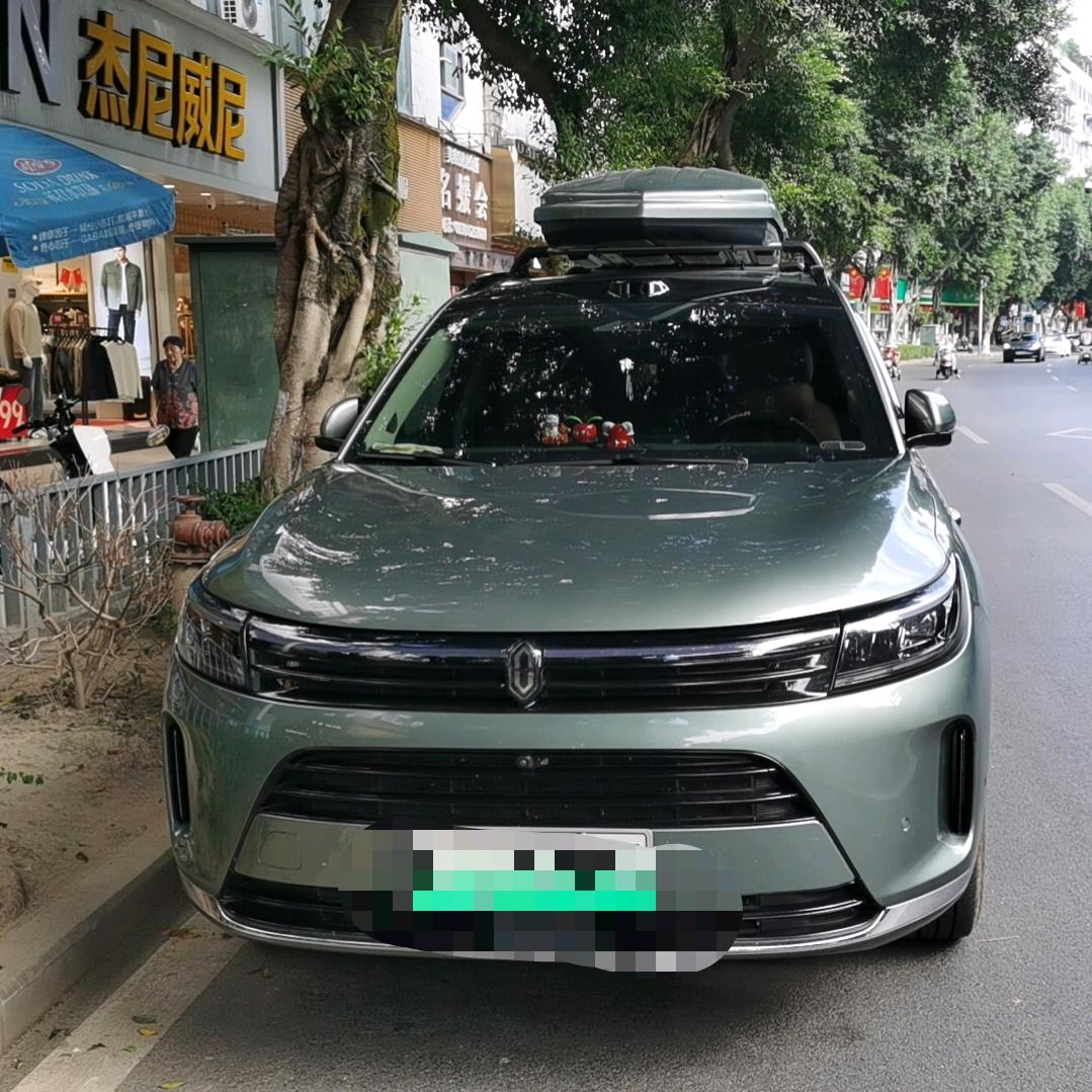 开问界三哥改行养殖大麦虫面包虫四川养殖户