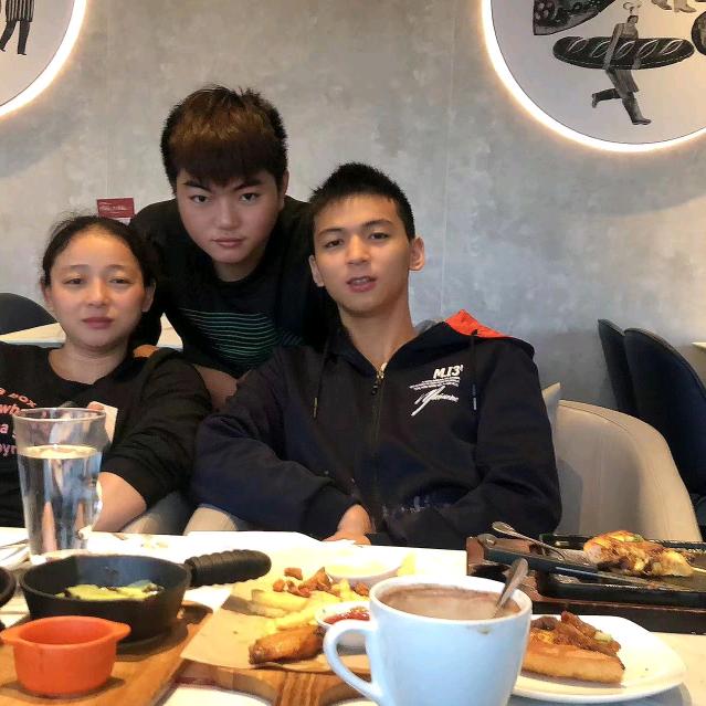 〔  短发没有长发好  〕