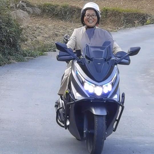 凤凰丽姐机车