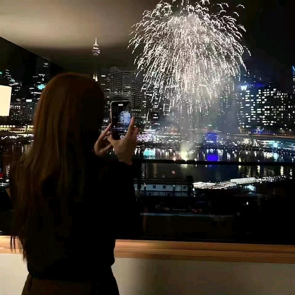 月儿弯弯