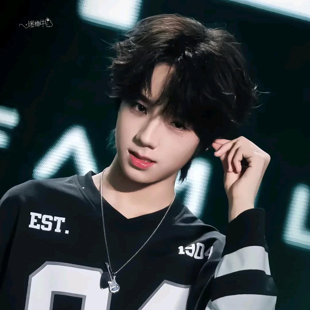 困困的橹橹😴（上学中，不上线）