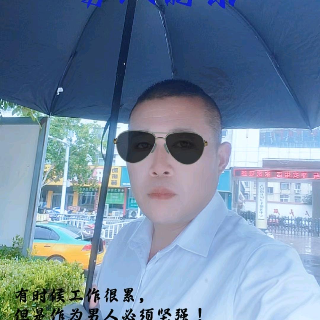 男人如烟女人点烟