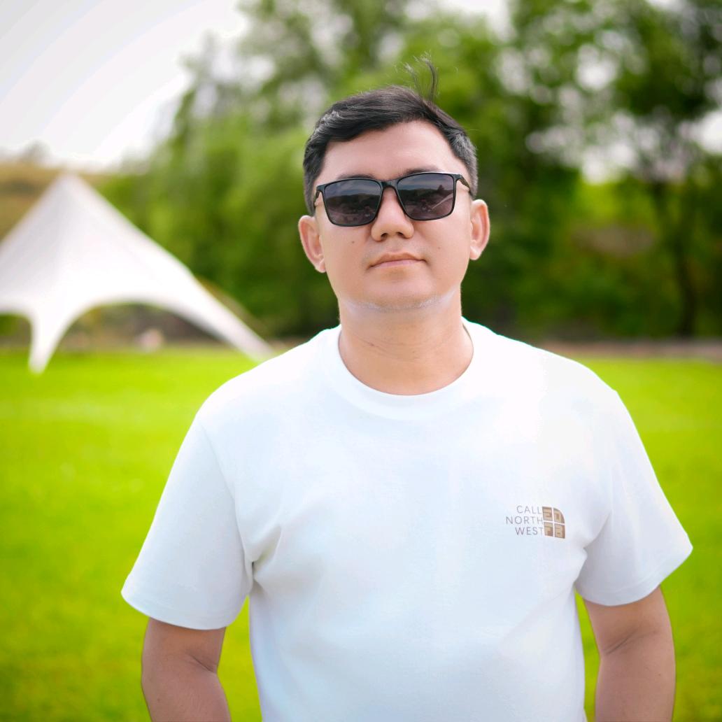 歌手Zulpikar Alim（本人）