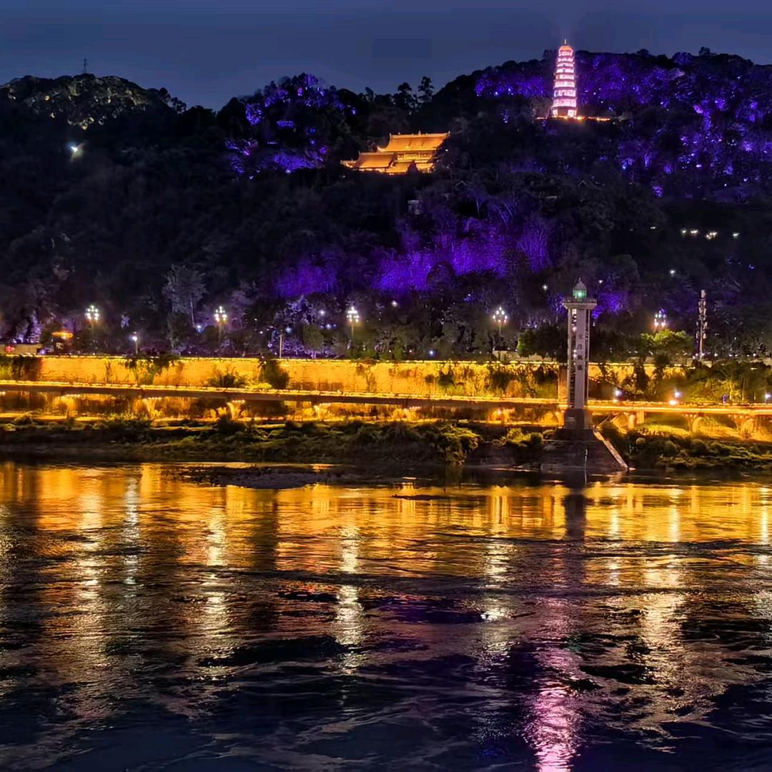 来杯青柠气泡