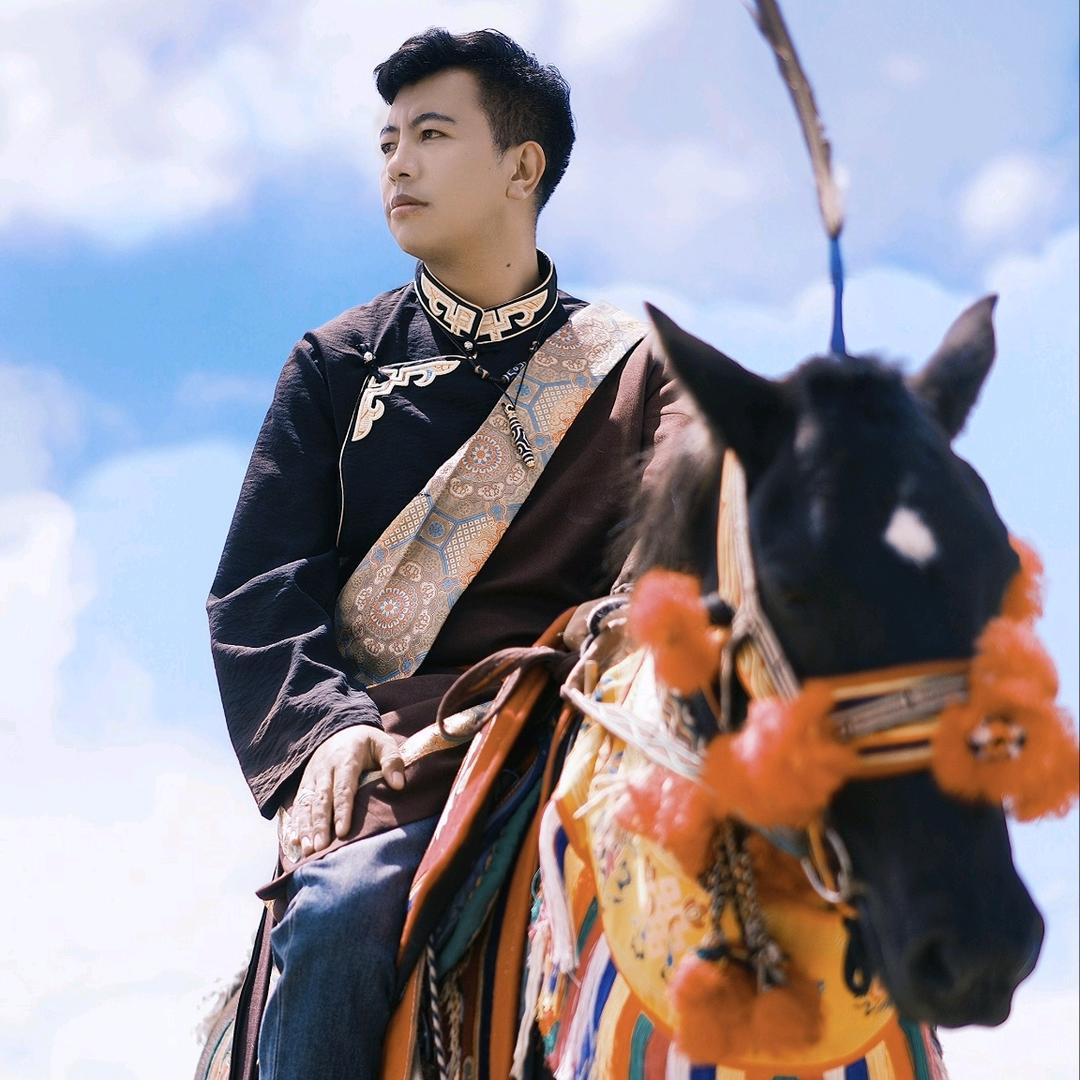 走好自己路，让别人路！