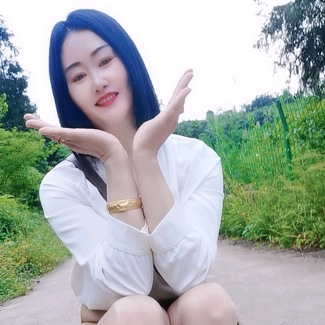 我是一只小鸟，想飞也飞不走