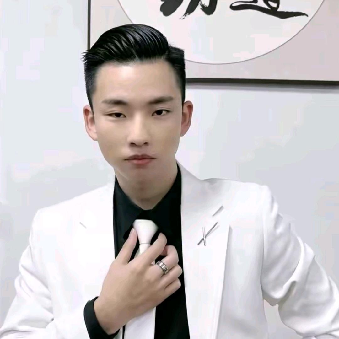 郝柏川名表