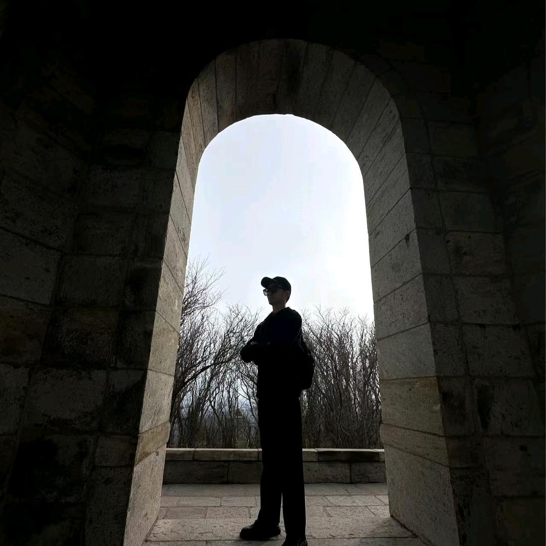 城墙下的至尊宝