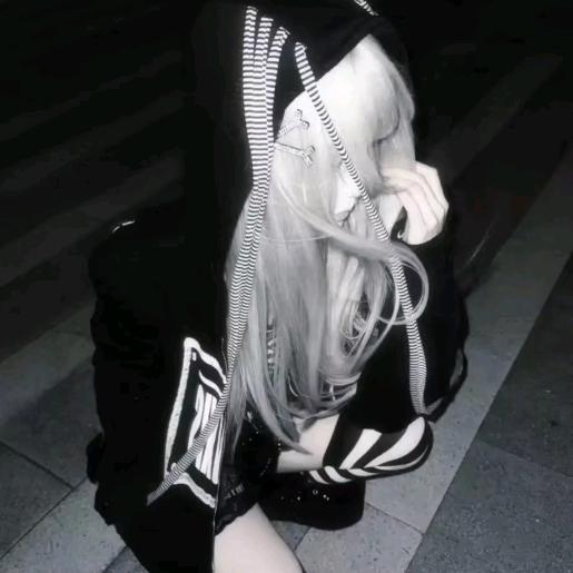 痛ぃぇぅ