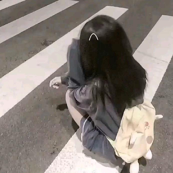 及腰长发小女神