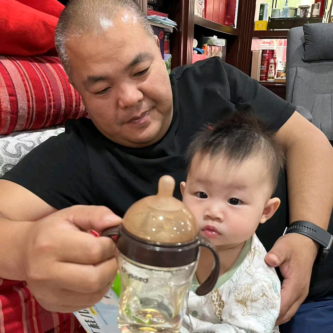 贺承刚(龙之父)