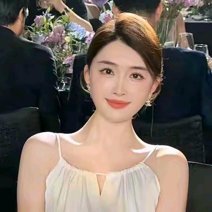 小允姐姐（爆款穿搭）