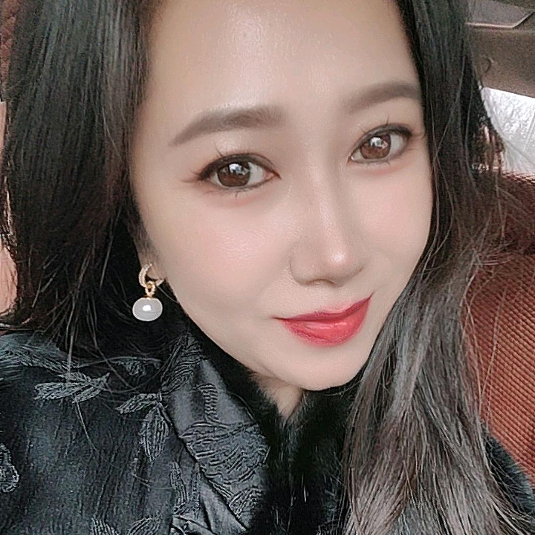 抱猫睡觉的鱼🐟