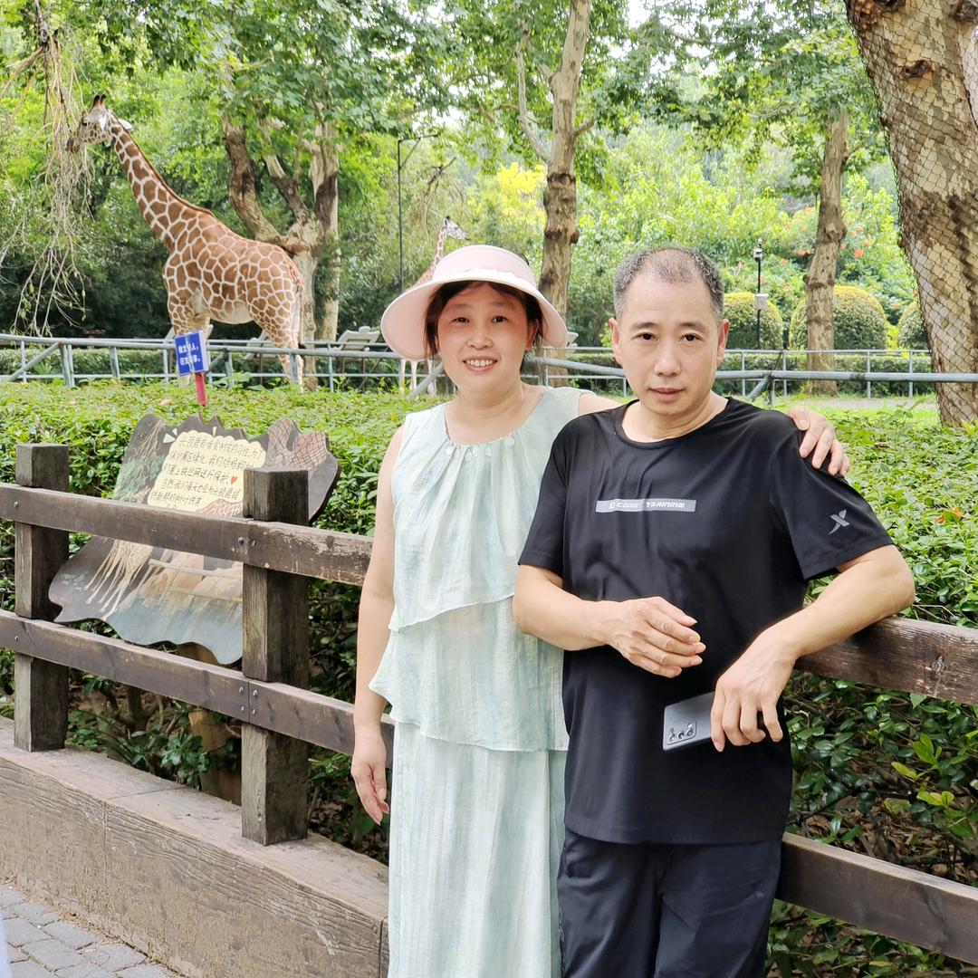 立邦漆店老板娘何姐😊