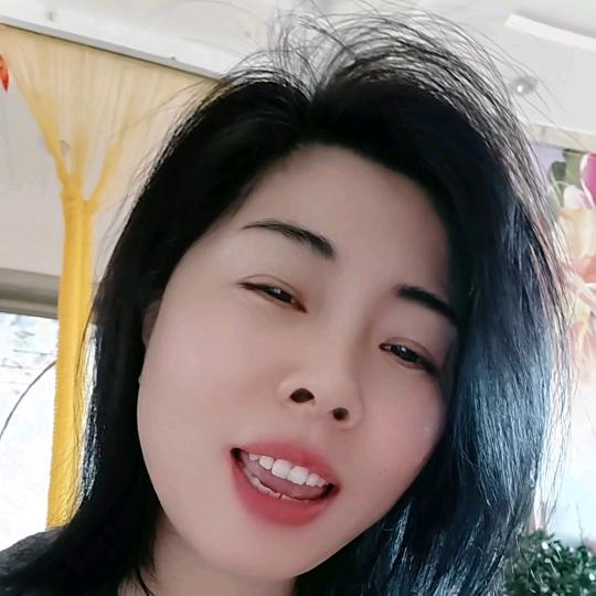 横街早市(好鲜生水果店)英子