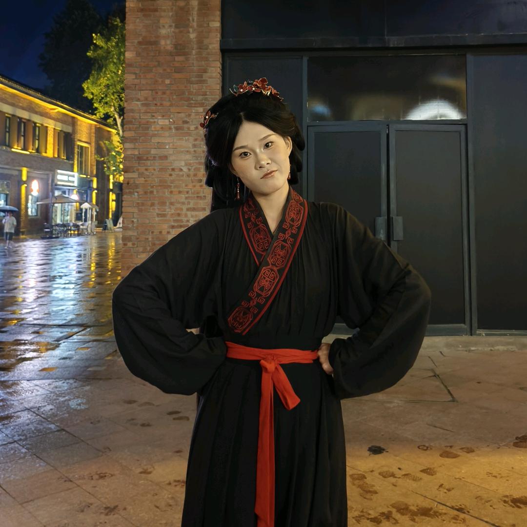 瞎弹瞎打的小悦