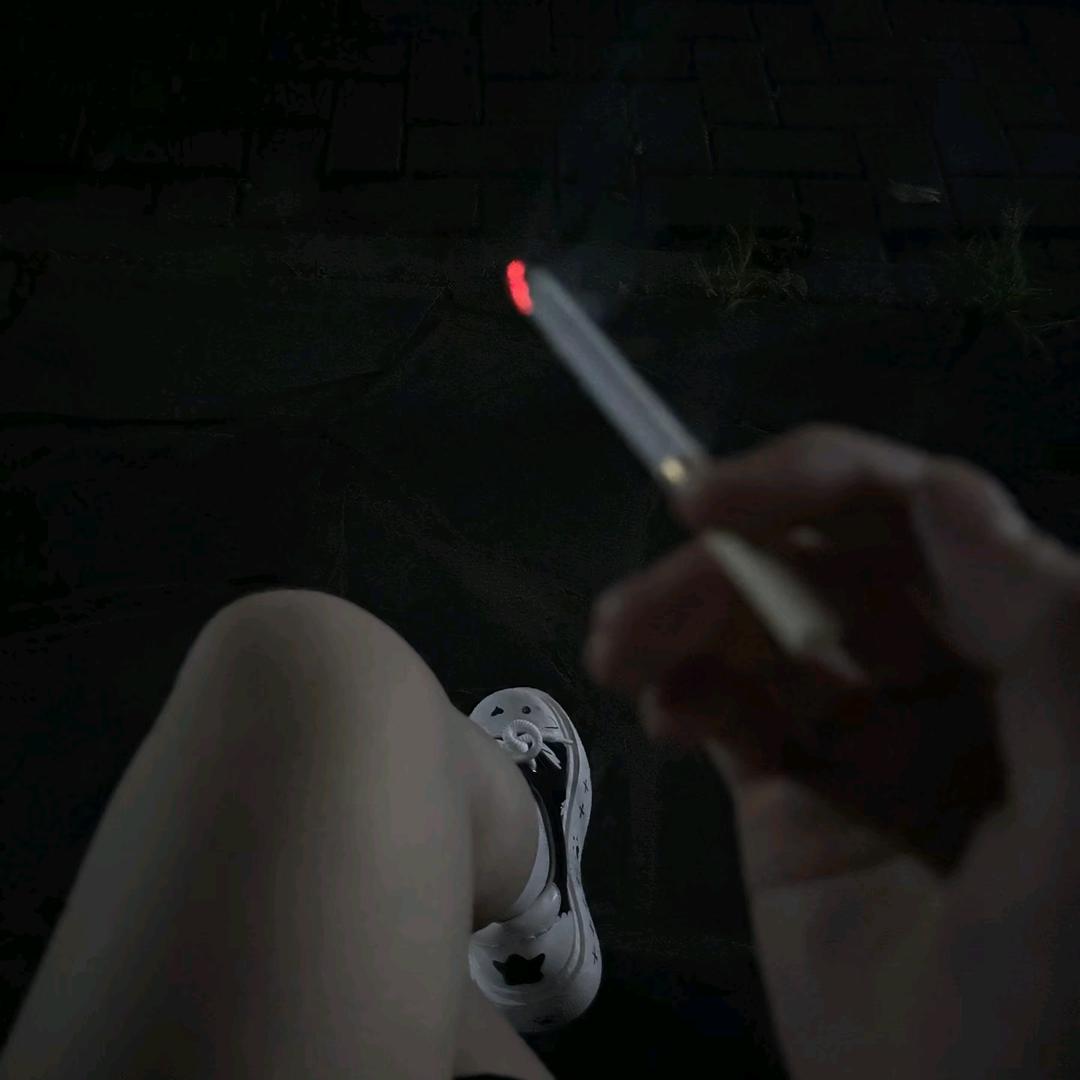 亾丌