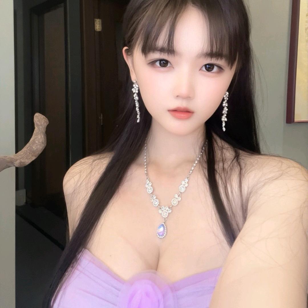 发呆的小琪琪