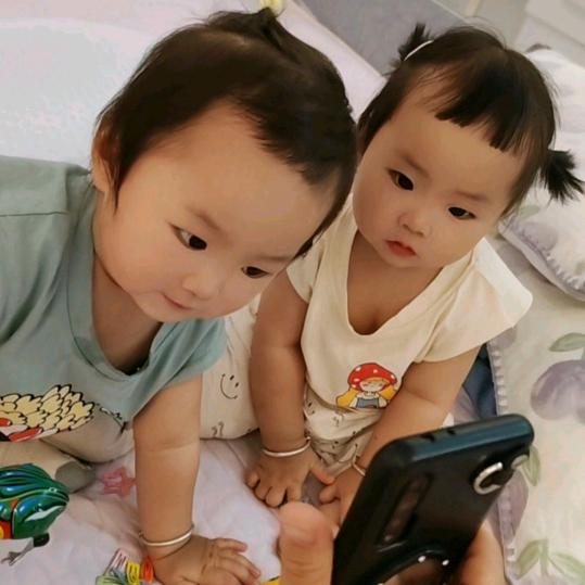 双胞胎的外婆