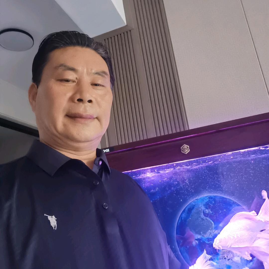 用户6821029172819一切随缘