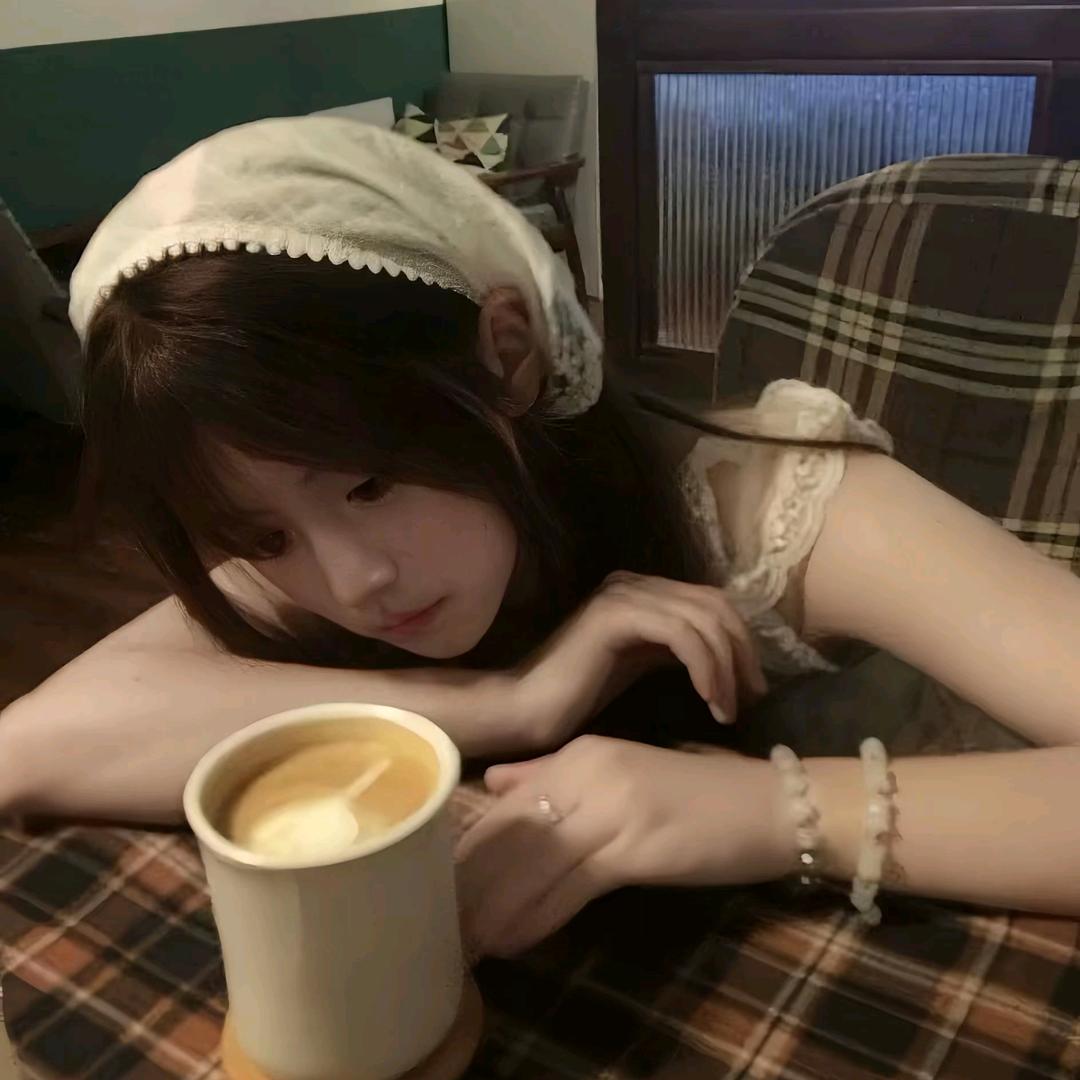 爱哭鬼小佳.