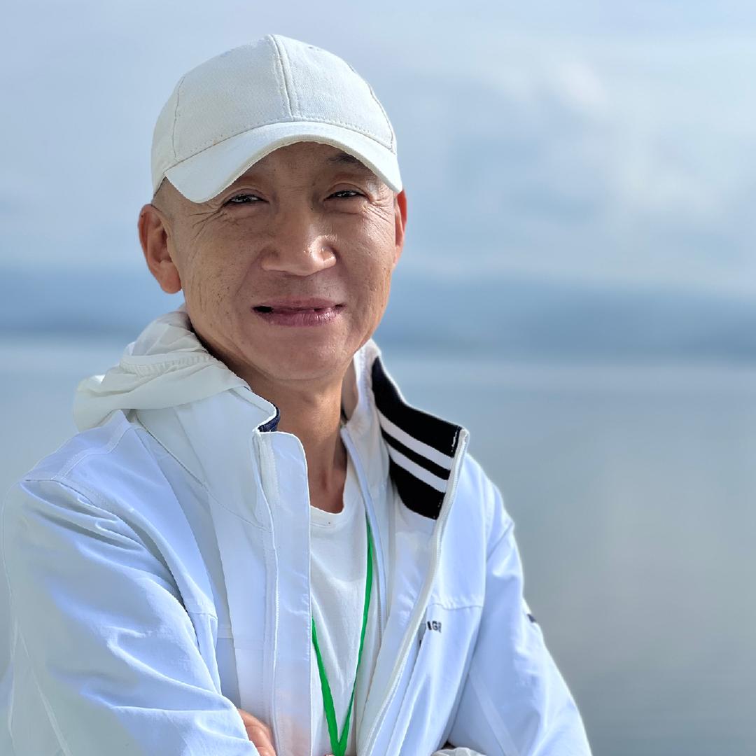 陈克宇.不加灯牌