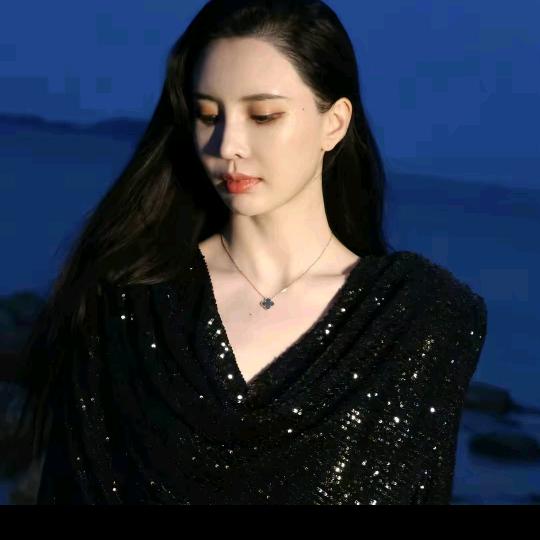 菠萝宝宝（时尚穿搭）