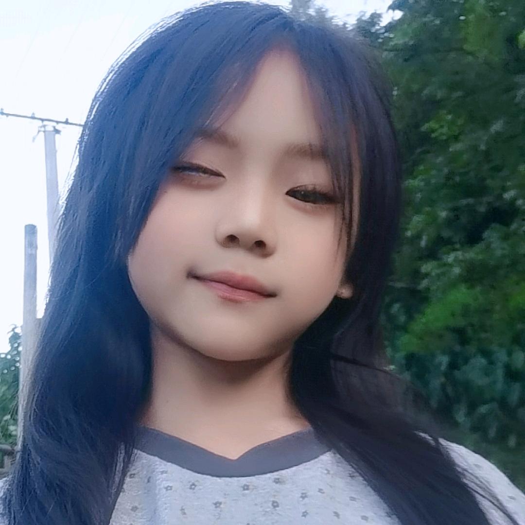 甜甜奶昔草莓熊。