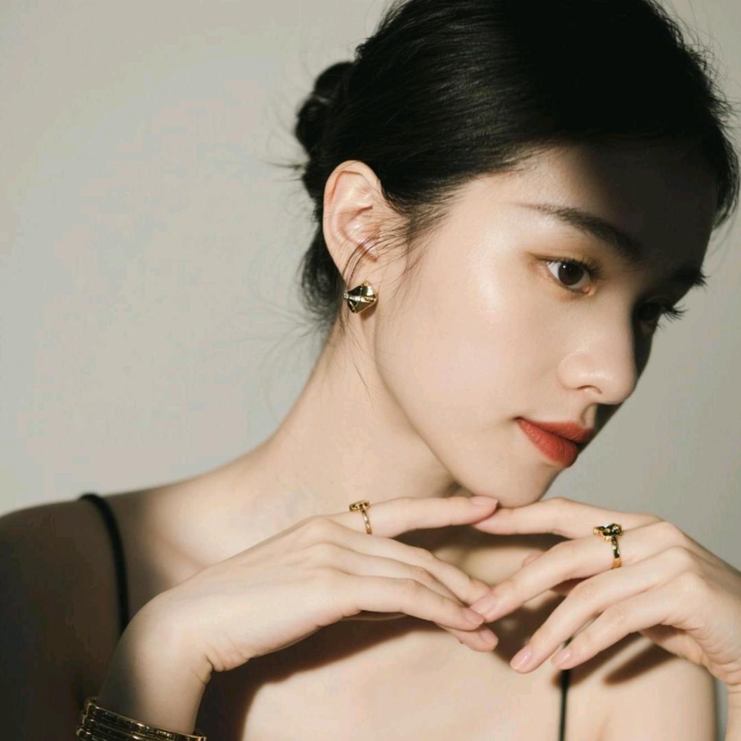 小张不嚣张A