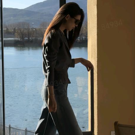 针西高个子穿搭一前行者