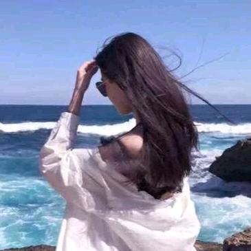 依娜穿搭