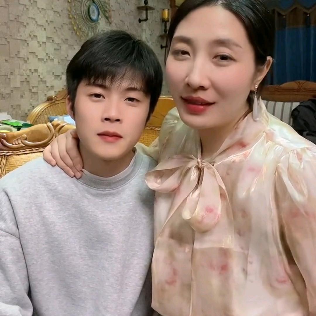 马超💑金铭