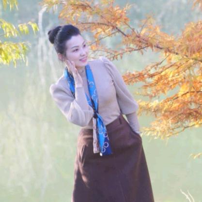 曹英服装