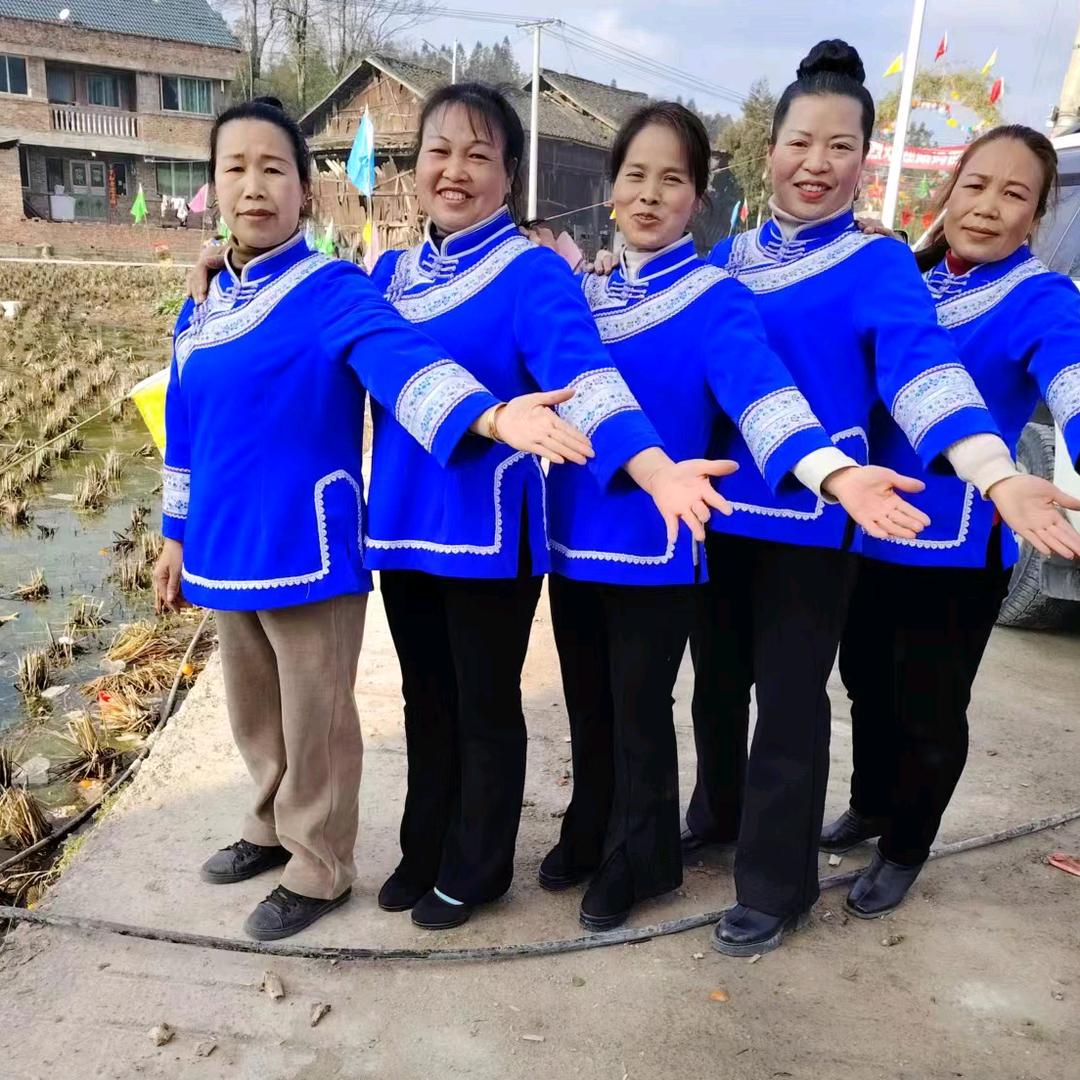 善良的妹。